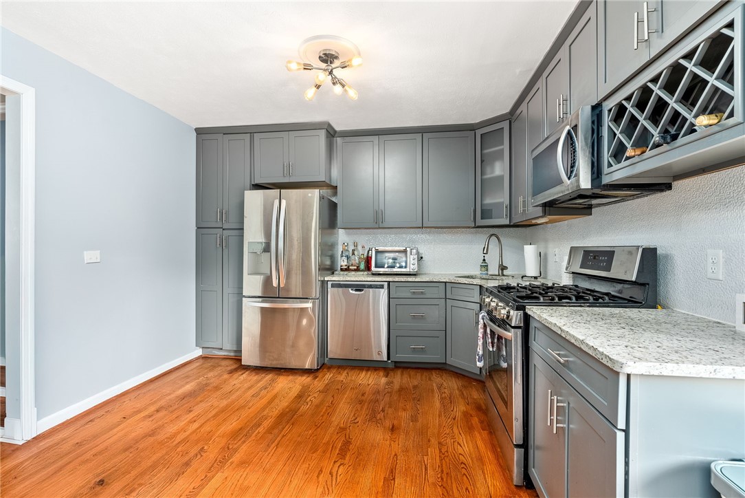 608 EDGEWOOD Drive