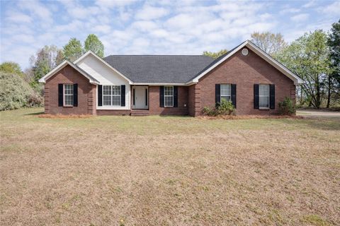 Photo of 1399 LEE ROAD 401, Opelika, AL 36804 (MLS # 179766)