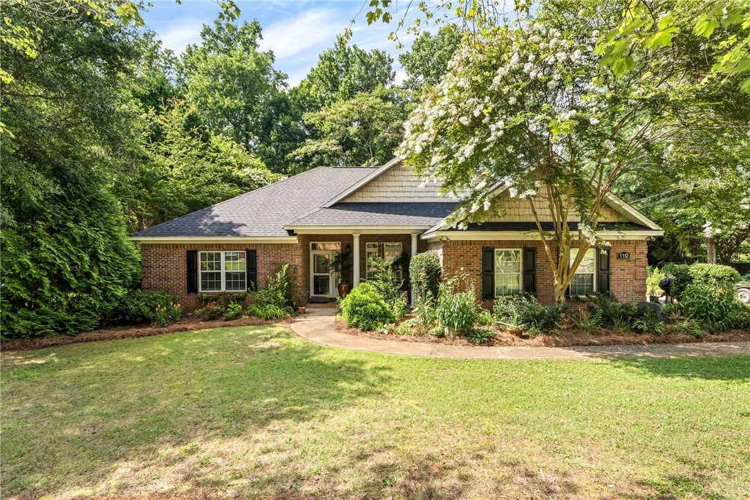 110 N CEDARBROOK Drive