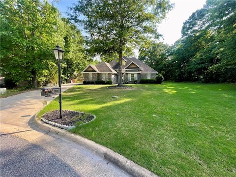 103 TALLYHO Court Auburn AL 36832