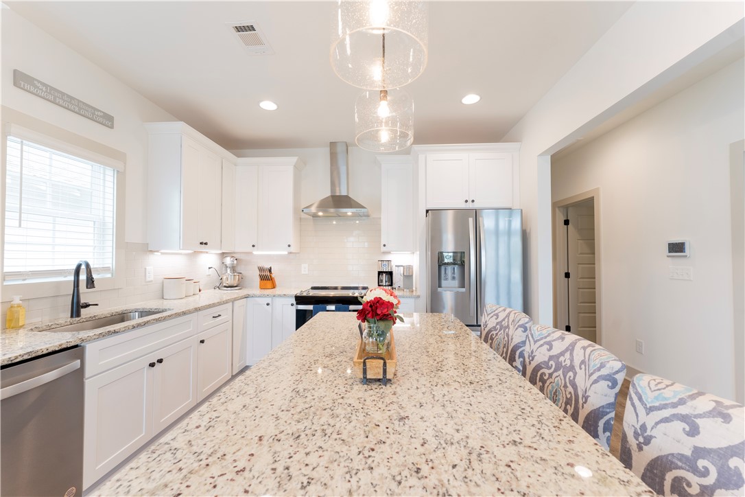 792 VILLAGE Drive