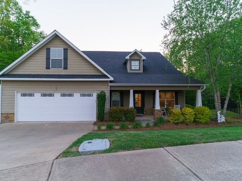 1201 LIVE OAK Circle Opelika AL 36801