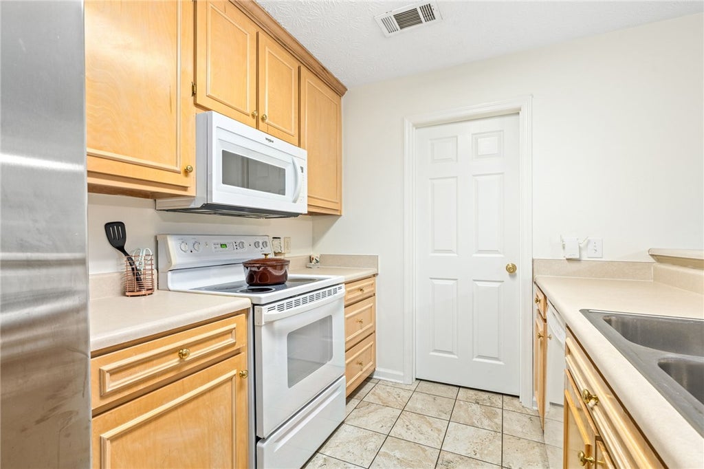 Photo of 387 E LONGLEAF Drive, Auburn, AL 36832 (MLS # 182495)
