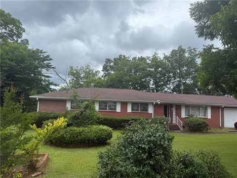 Photo of 1694 SW 18TH Street, Lanett, AL 36863 (MLS # 180538)