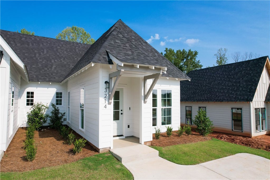 Photo of 3214 BRADLEY Lane, Auburn, AL 36830 (MLS # 182072)