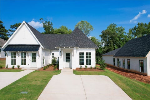 Photo of 3214 BRADLEY Lane, Auburn, AL 36830 (MLS # 182072)