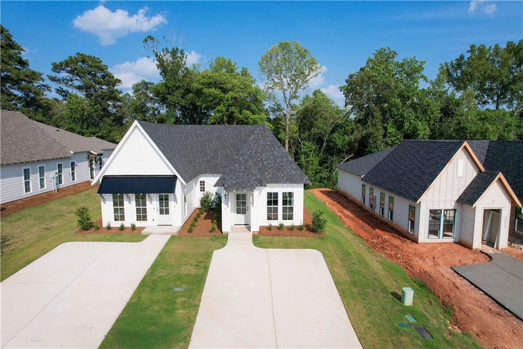 Photo of 3214 BRADLEY Lane, Auburn, AL 36830 (MLS # 182072)