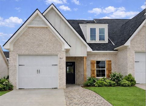 Photo of 511 CLOVERDALE Drive, Auburn, AL 36830 (MLS # 179376)