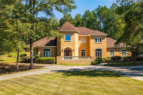 Photo of 56 PEACHWOOD Drive, Tallassee, AL 36078 (MLS # 176602)