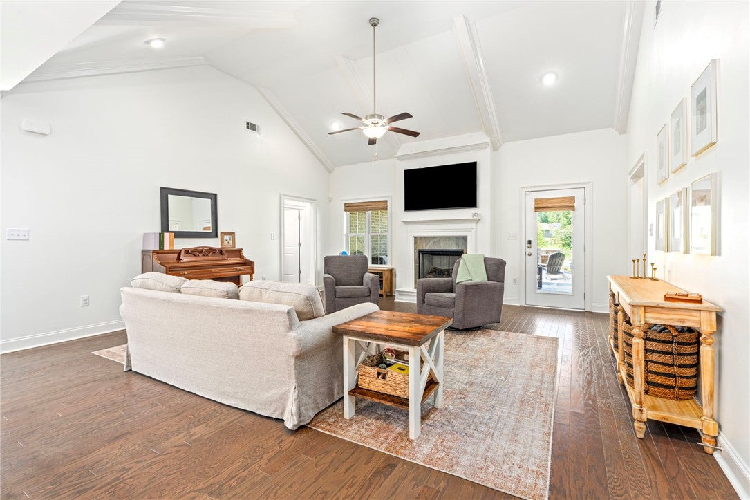 2146 CHAPEL Lane