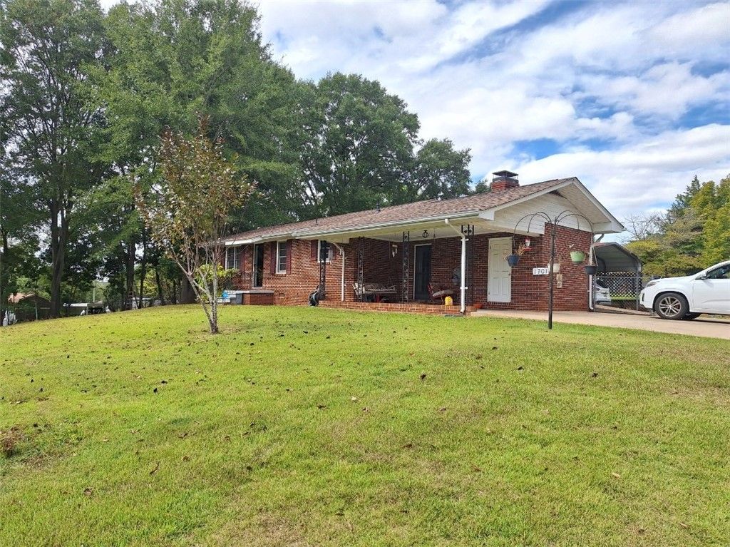 Photo of 1701 53RD Street, Valley, AL 36854 (MLS # 177028)