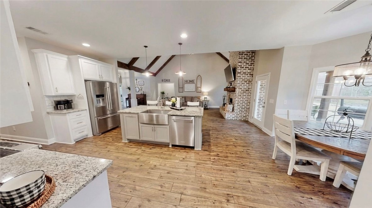 1224 LEE ROAD 260
