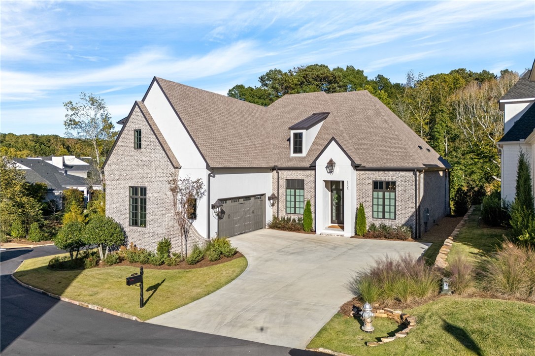 1305 MAGNOLIA CLUB Court