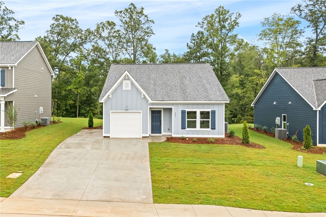 Opelika, Alabama 36801, United States, 3 Bedrooms Bedrooms, ,2 BathroomsBathrooms,Residential,Active,173207