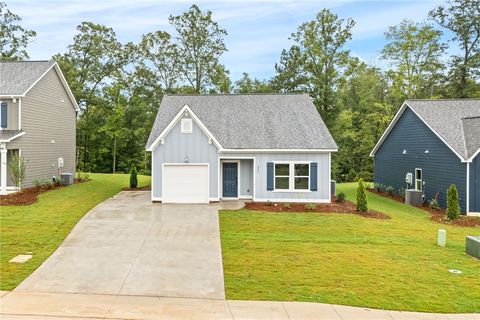 Photo of 287 GRAY Street, Opelika, AL 36801 (MLS # 175596)