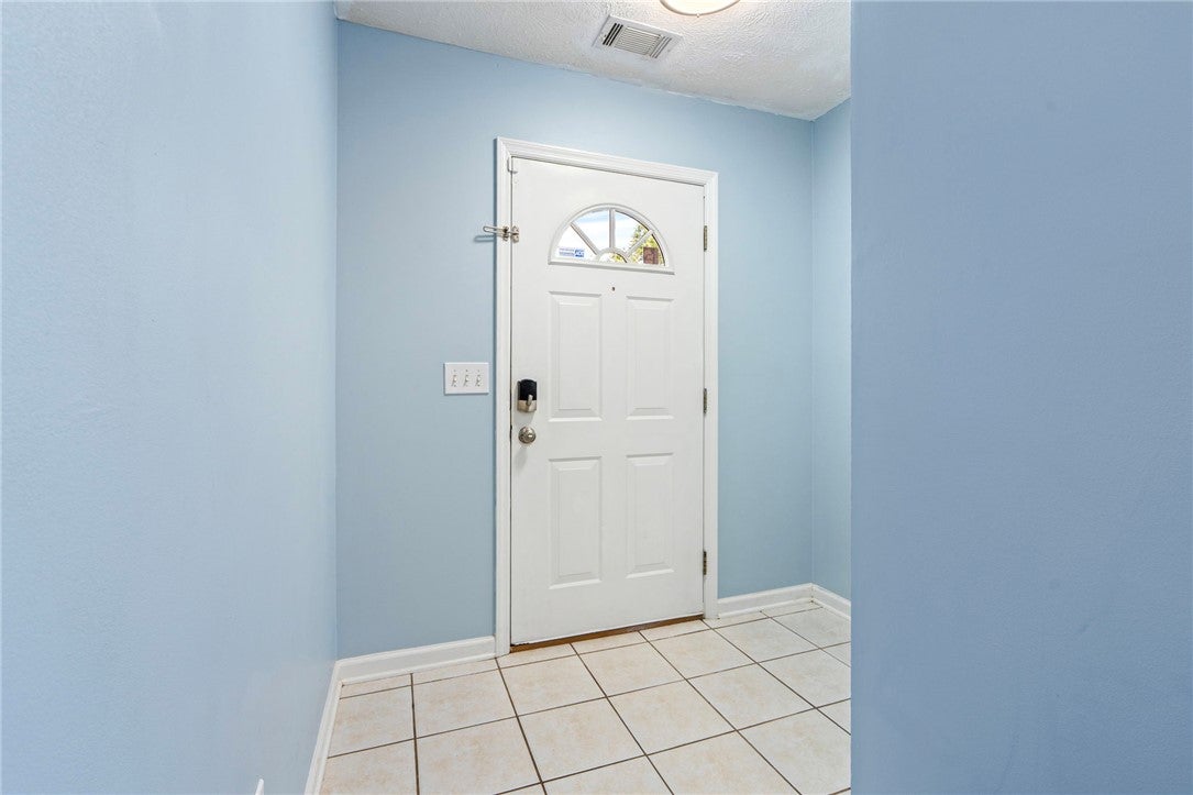 1477 N DONAHUE Drive 205