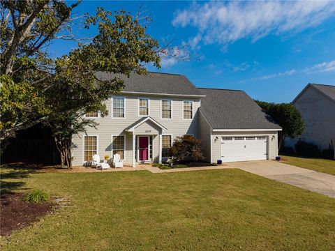Photo of 1009 BIRCH Circle, Auburn, AL 36830 (MLS # 177174)