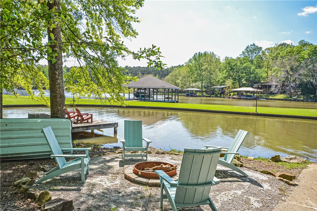 315 LAKE POINT Drive