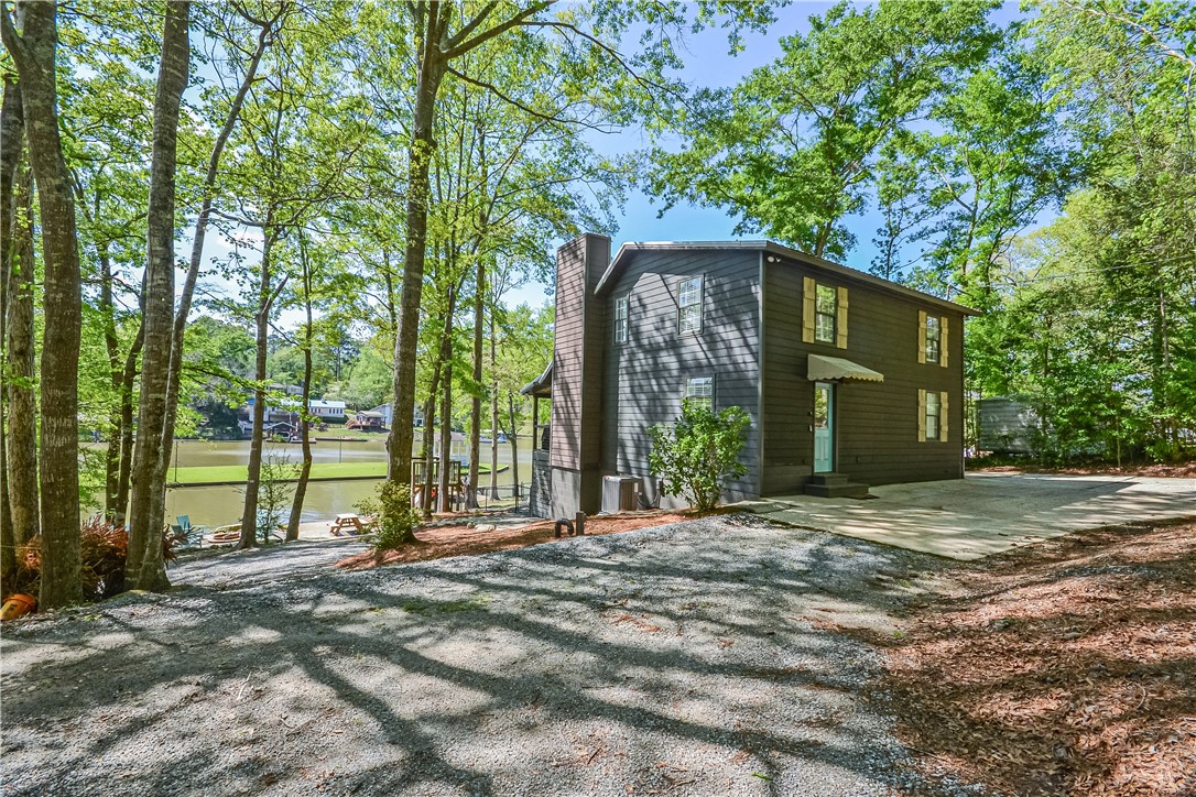 315 LAKE POINT Drive