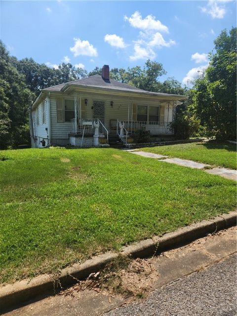 Photo of 506 LASLIE Road, Tuskegee, AL 36083 (MLS # 177354)