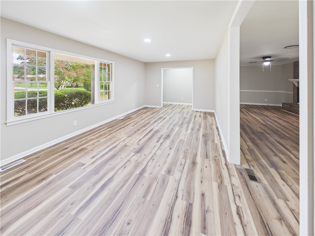 1300 PINEDALE Drive