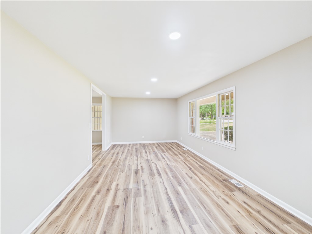 1300 PINEDALE Drive