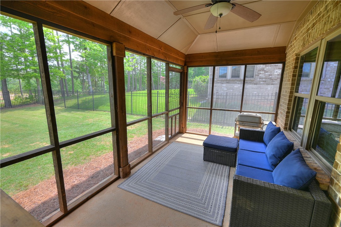 984 FALCONER Drive
