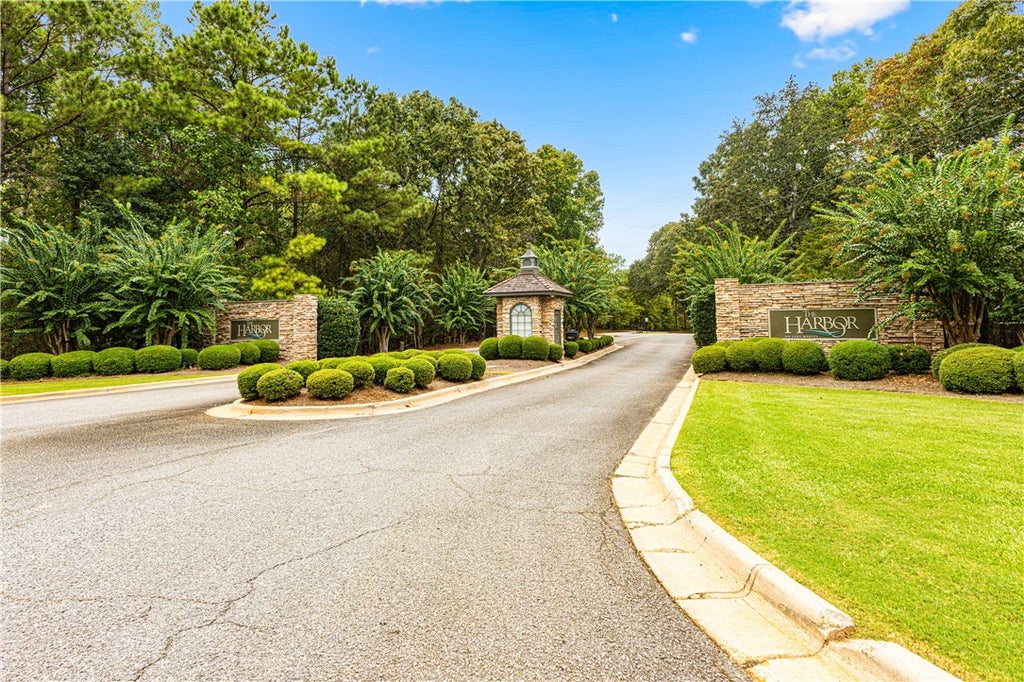 Photo of 211 LONG BRANCH Drive, Dadeville, AL 36853 (MLS # 182531)