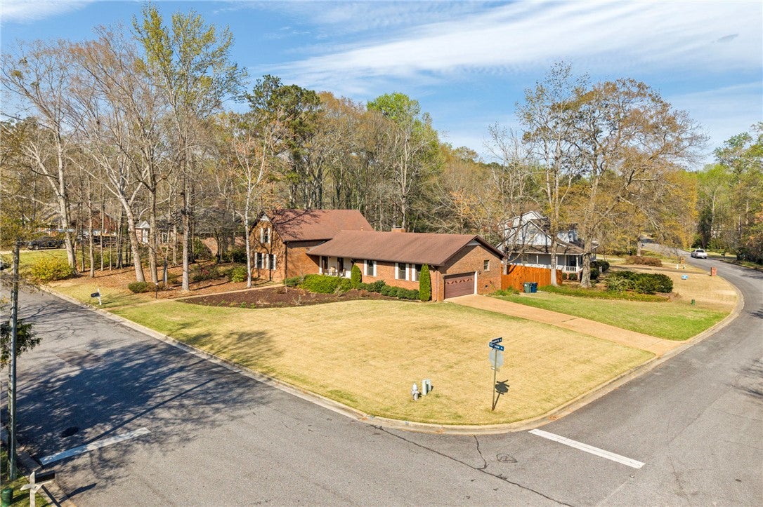 1441 FERNDALE Drive
