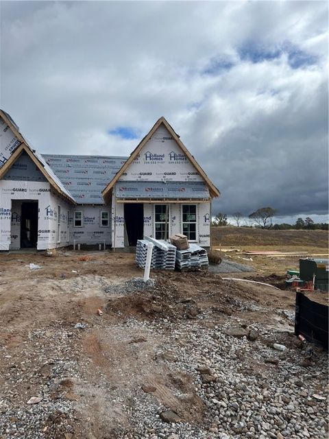 Photo of 1053 HUNTERS Way, Opelika, AL 36801 (MLS # 176856)