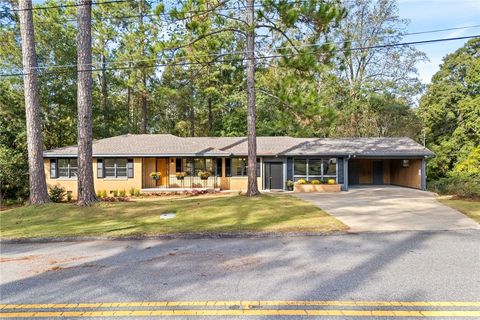 Photo of 1308 DENSON Drive, Opelika, AL 36801 (MLS # 176470)