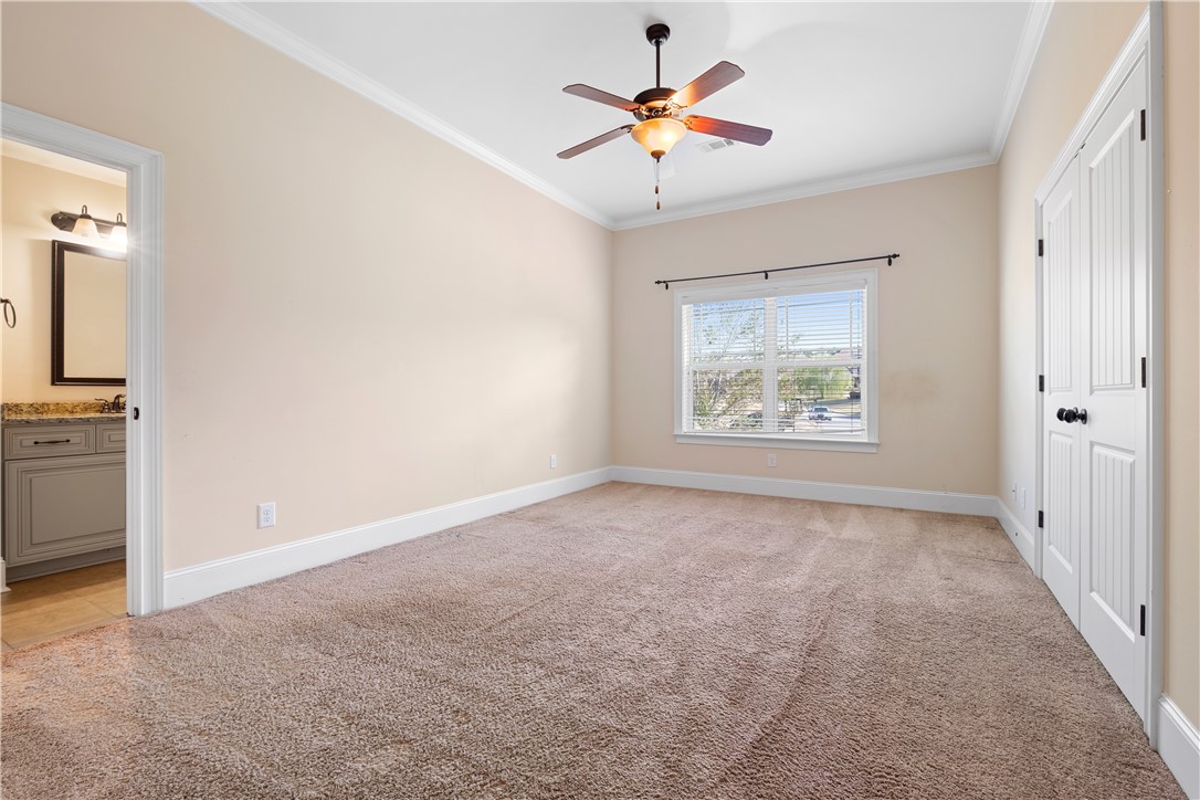 Auburn, Alabama 36832, United States, 5 Bedrooms Bedrooms, ,4 BathroomsBathrooms,Residential,Pending,102421