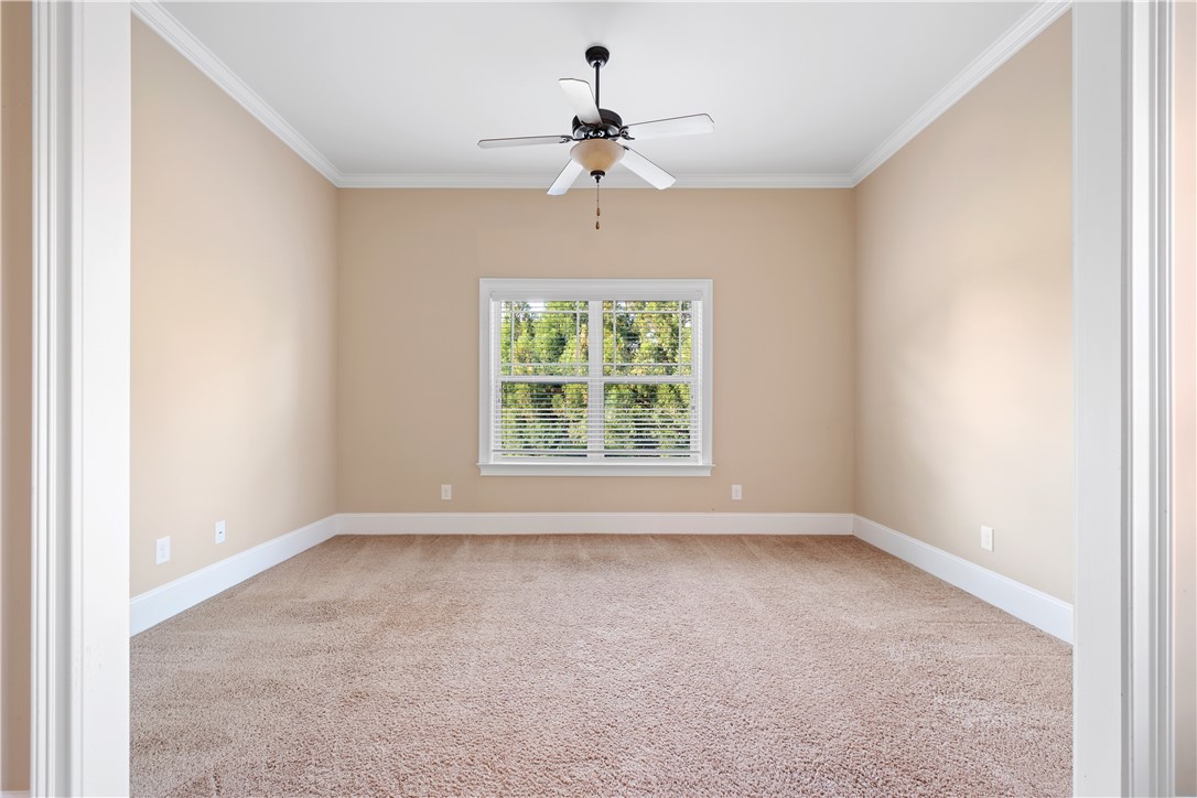 Auburn, Alabama 36832, United States, 5 Bedrooms Bedrooms, ,4 BathroomsBathrooms,Residential,Pending,102421