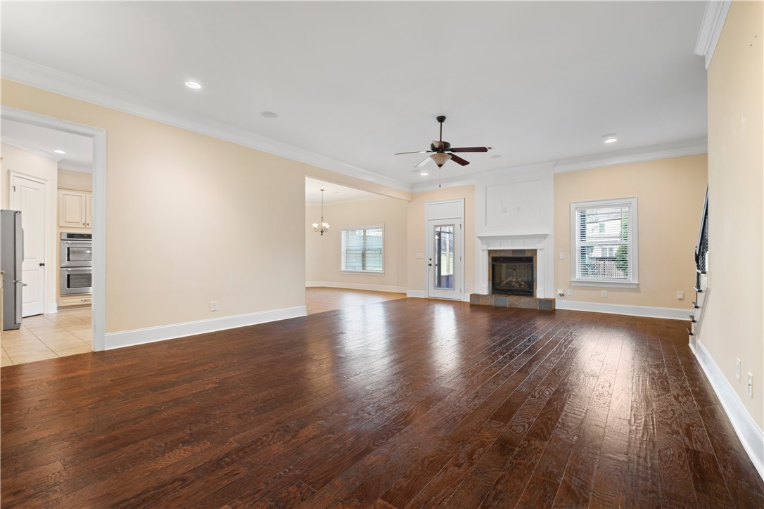 Auburn, Alabama 36832, United States, 5 Bedrooms Bedrooms, ,4 BathroomsBathrooms,Residential,Pending,102421