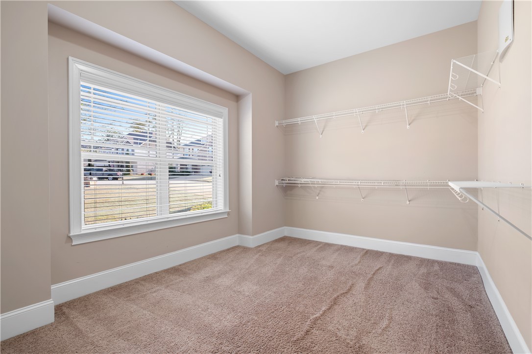 Auburn, Alabama 36832, United States, 5 Bedrooms Bedrooms, ,4 BathroomsBathrooms,Residential,Pending,102421