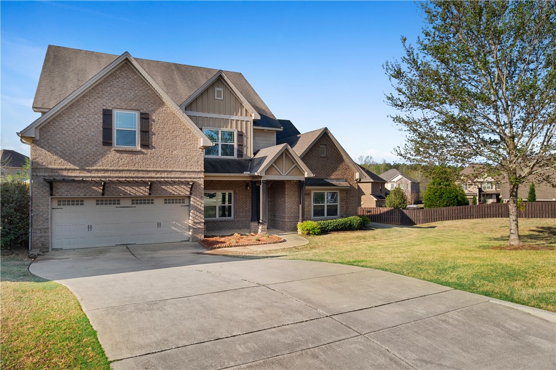 Auburn, Alabama 36832, United States, 5 Bedrooms Bedrooms, ,4 BathroomsBathrooms,Residential,Pending,102421