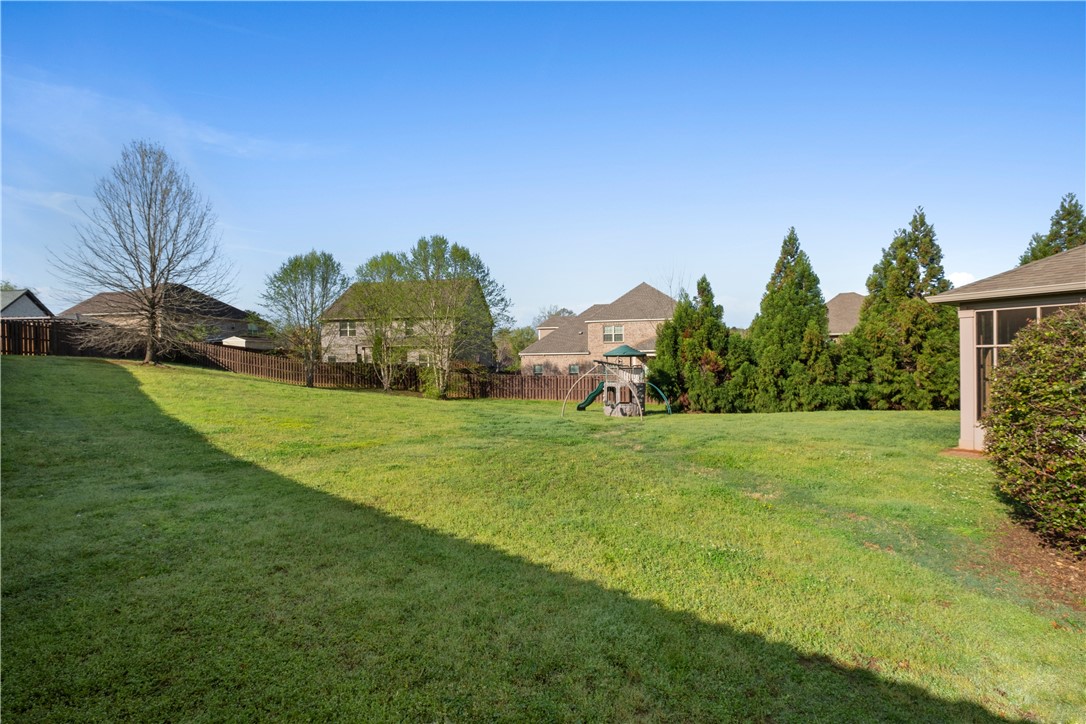 Auburn, Alabama 36832, United States, 5 Bedrooms Bedrooms, ,4 BathroomsBathrooms,Residential,Pending,102421