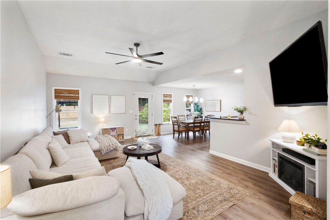 2415 NORTHTOWNE Drive