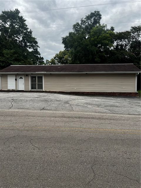 Photo of 3096 COLUMBUS Road, Valley, AL 36854 (MLS # 181041)