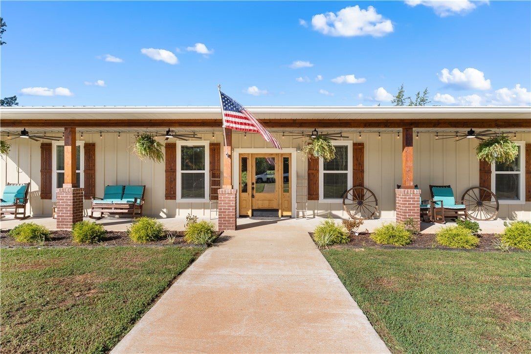 561 DEER TRAIL