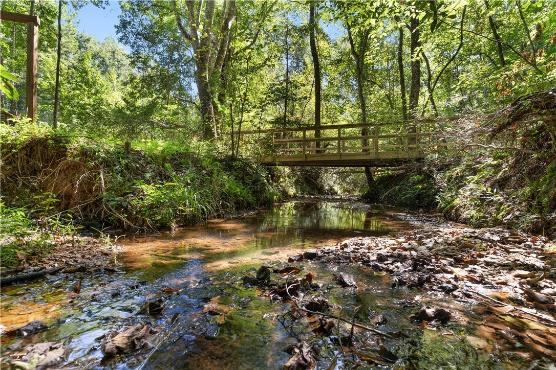 561 DEER TRAIL