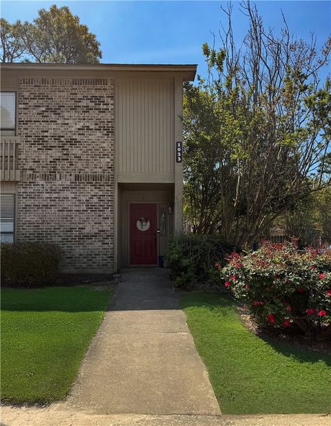 Photo of 1033 STONEGATE Drive #E, Auburn, AL 36832 (MLS # 179316)