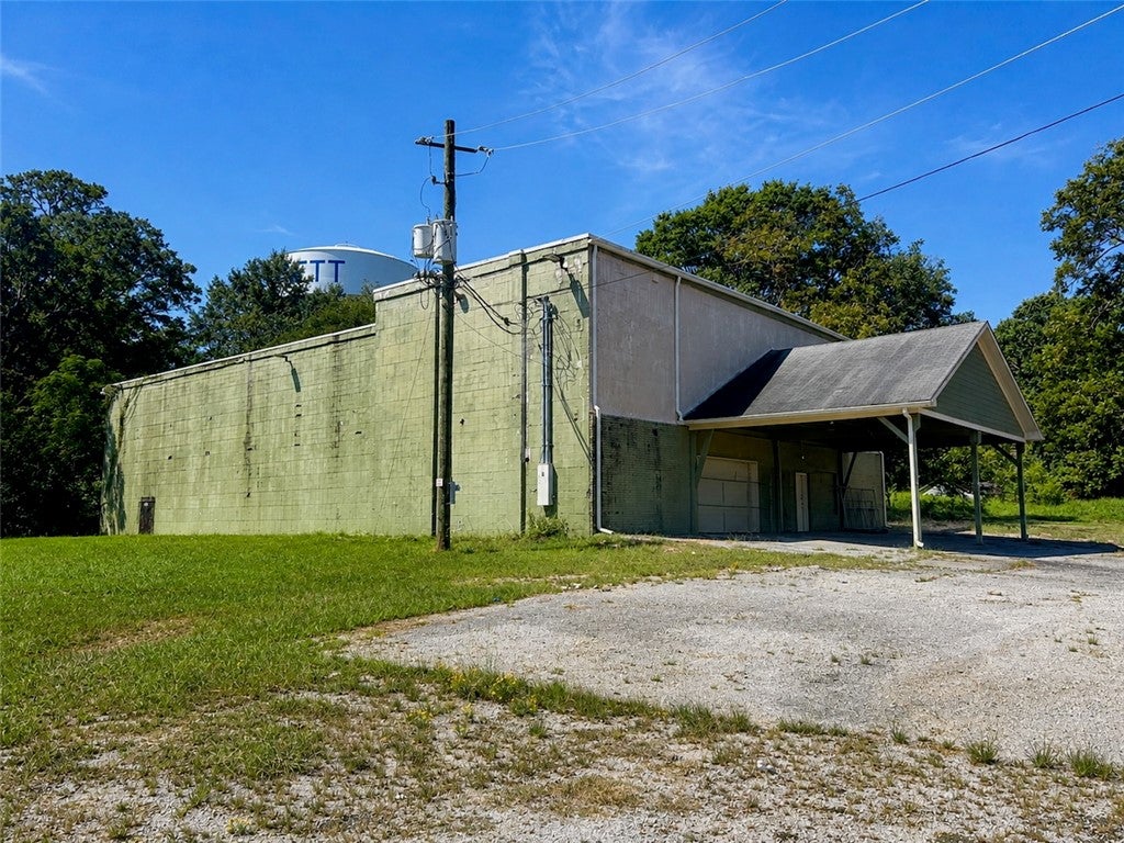 911 CHERRY Drive