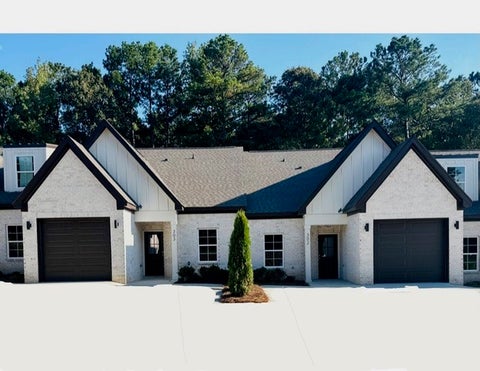 Photo of 1100 ARCADIA Avenue #501, Auburn, AL 36830 (MLS # 182125)