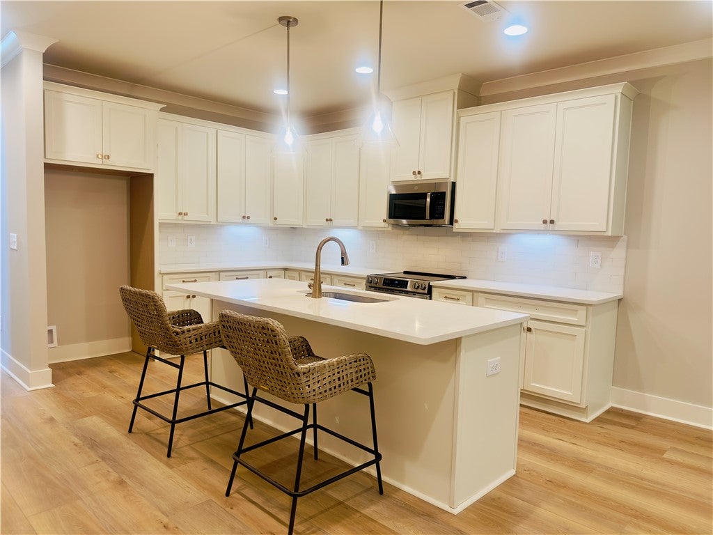 Photo of 1100 ARCADIA Avenue #501, Auburn, AL 36830 (MLS # 182125)