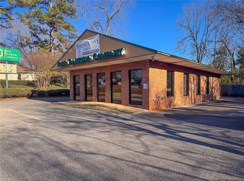 Photo of 1617 2nd Avenue, Opelika, AL 36801 (MLS # 178490)