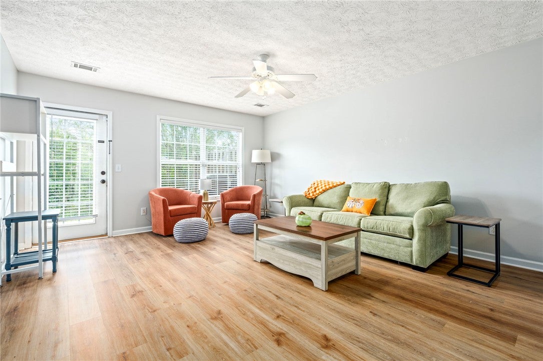 1477 N DONAHUE Drive 2709