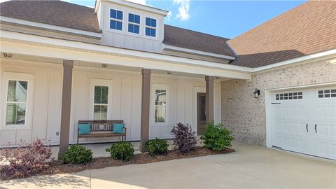 Photo of 2820 RAINMAKER RUN Drive, Auburn, AL 36832 (MLS # 179303)