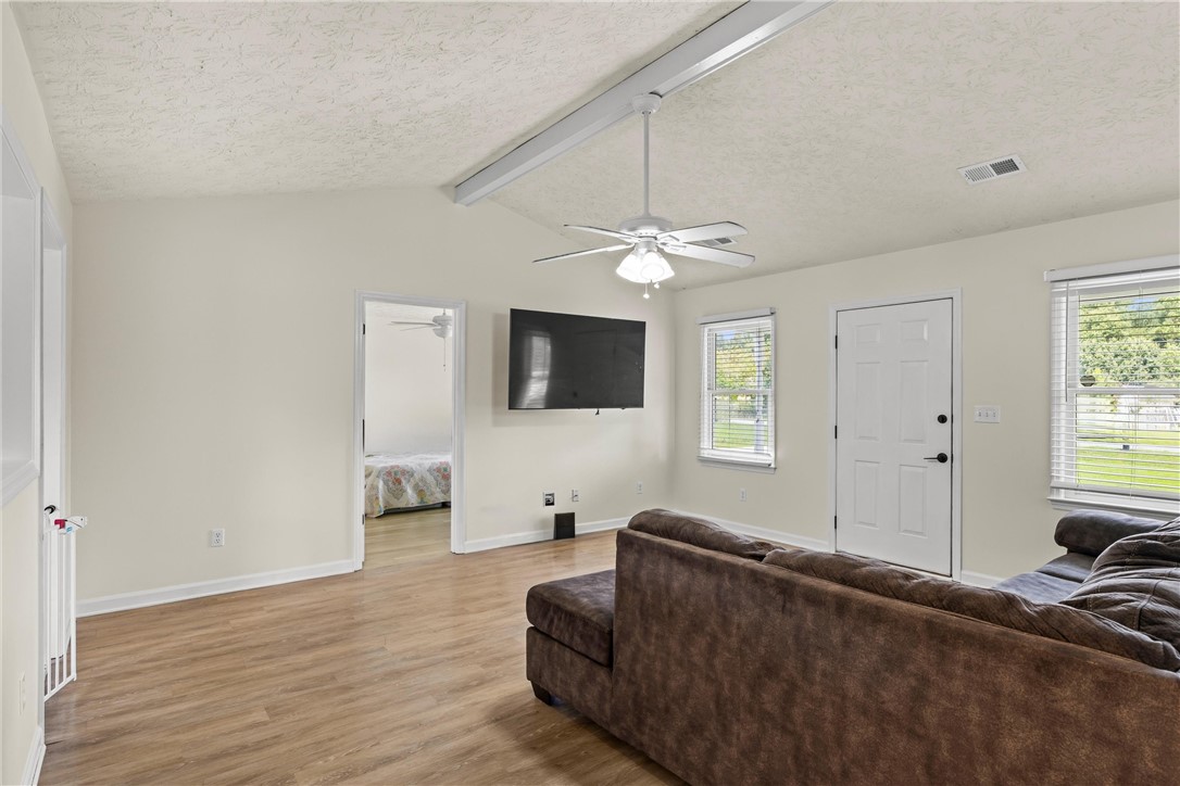 215 LEE ROAD 942