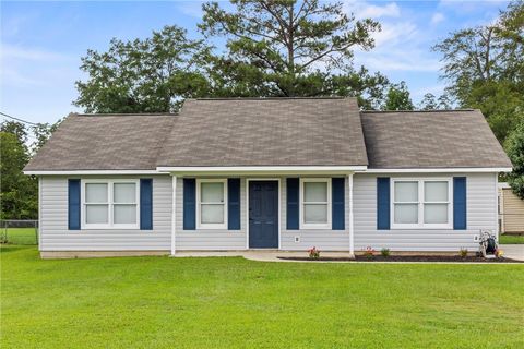 215 LEE ROAD 942 Smiths Station AL 36877